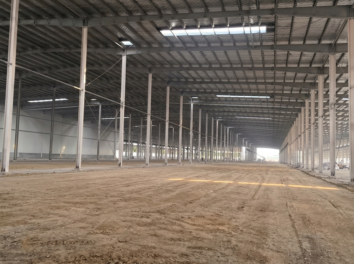 Pre-Engineered Prefabricated Steel Warehouse Easy Erecting Steel Column and Beam Frame Portal Frame Industrial Building