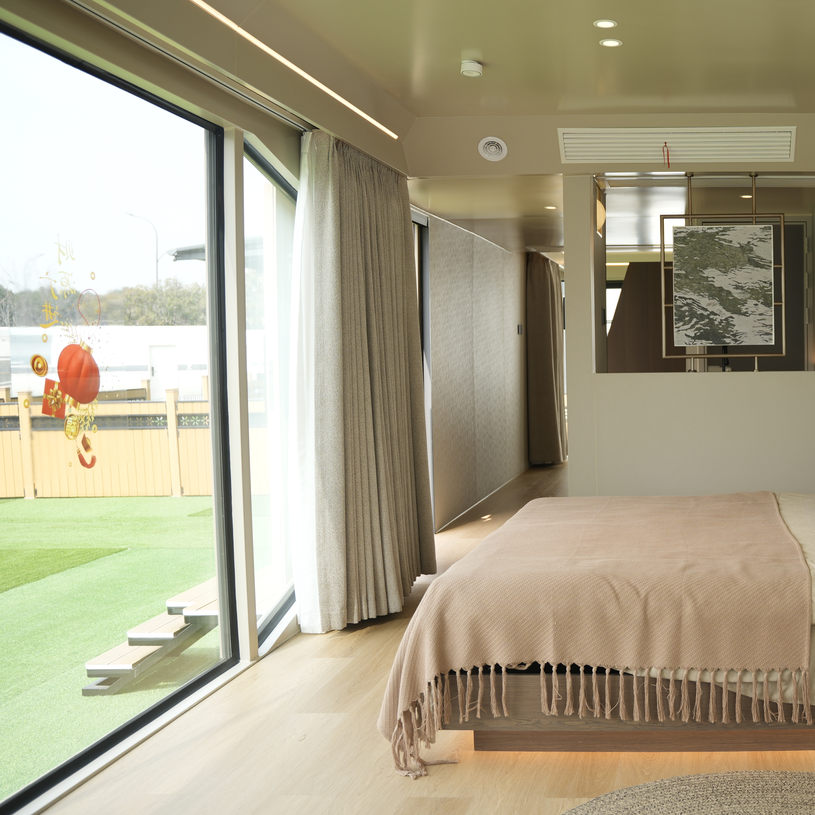 L50 Modern Design Tiny Smart Pod Steel Prefab Capsule House Mobile Modular Cabin for Intelligent Home Hotel Camping Living