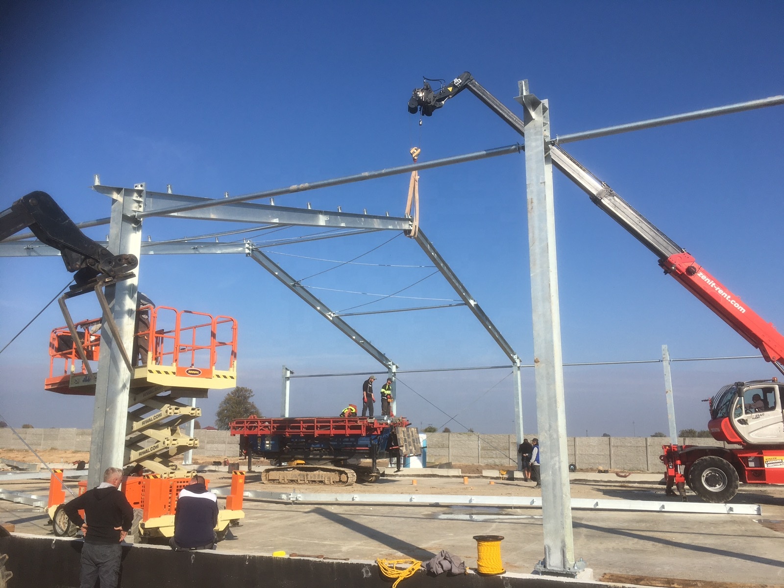 Customized Prefabricated Steel Structure Building Low Cost Office Factory Workshop Warehouse Steel Building