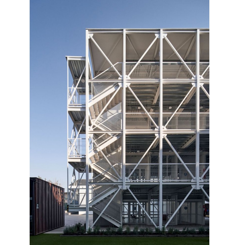 Prefab 3 Story Steel Strocture Fabricated Steel Warehouse Prefabricated 200sqm Double Panels Hospital Building Design 2000 Sqft