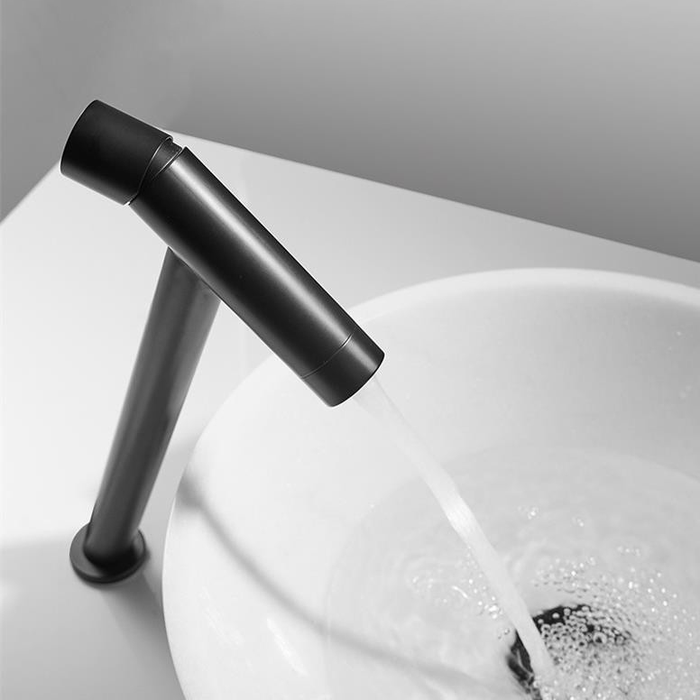 Simple modern faucet view 3