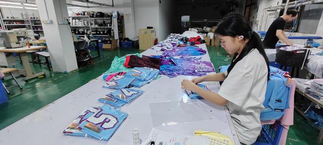 Fabricação de activewear personalizado Unoia Clothing — produção de roupas esportivas Guangzhou China