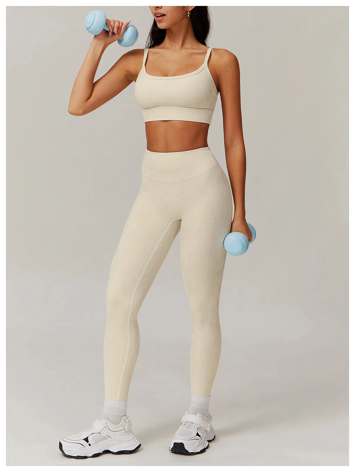 Roupas de Esporte por Atacado para Treino na Academia Recomendadas com Sutiã/Camiseta/Jaqueta/Shorts/Leggings