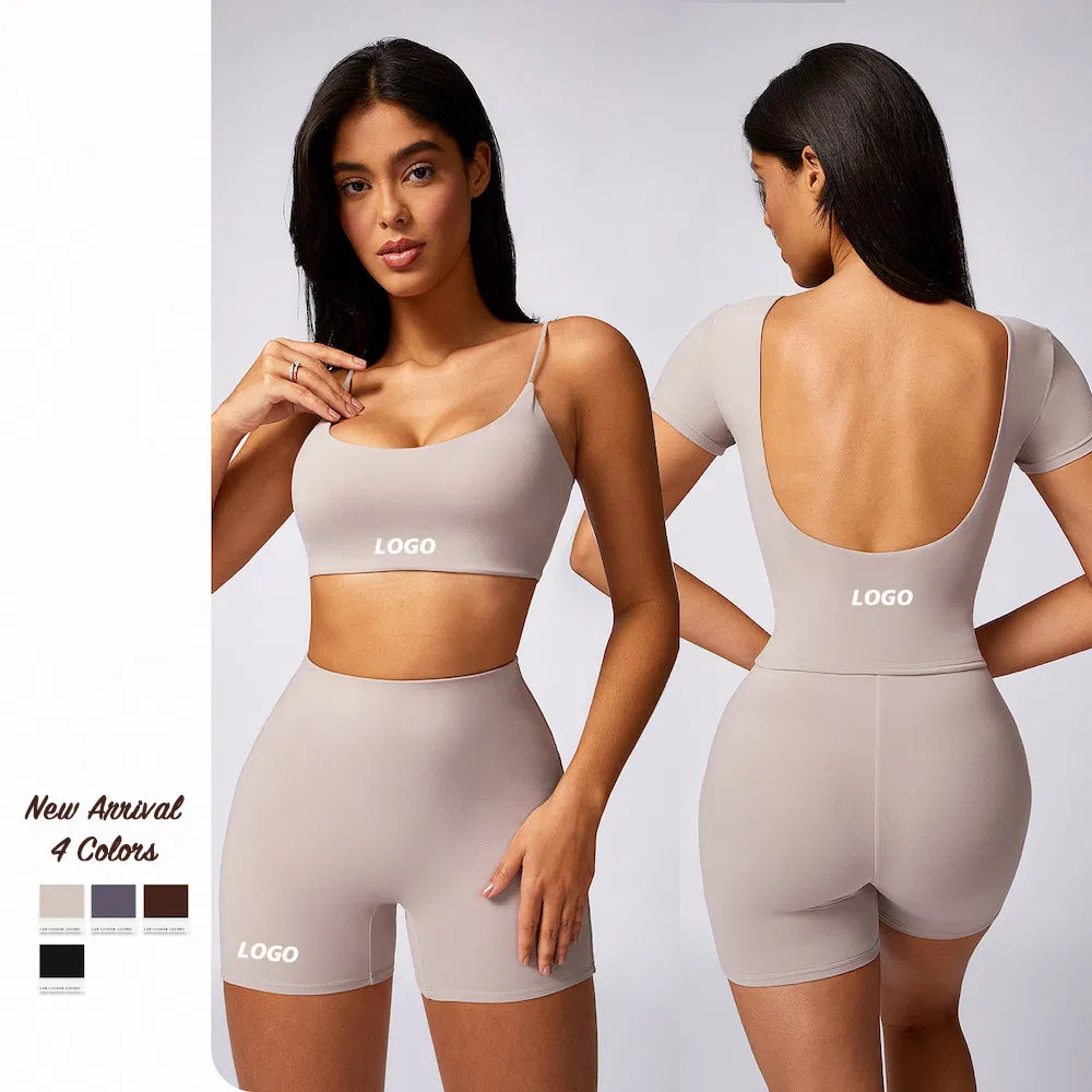 T-shirt de manga curta e calções de jogging desportivos