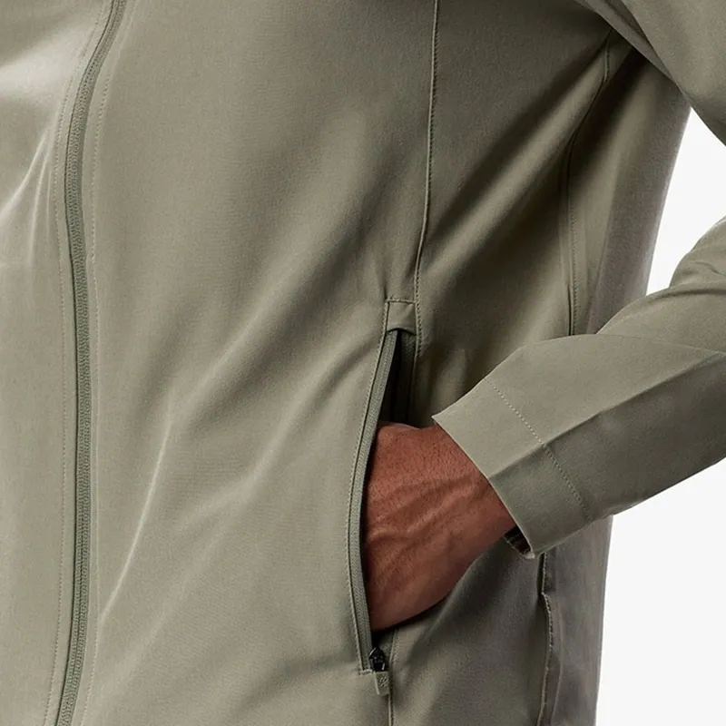 Conjunto com Zíper Completo e Capuz