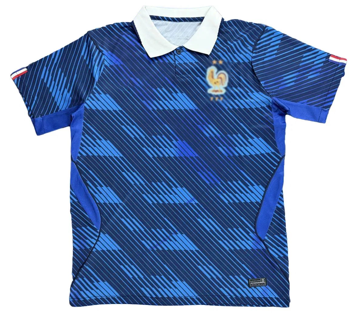 Camiseta de Futebol Replica da Tailândia, 2026 Camisa da Equipe da França Mbappe com Gola Polo, Camisa de Futebol Replica Versão do Jogador