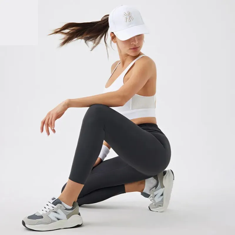Baixa MOQ Alta Qualidade Mulheres Esporte Treino Academia Fitness 4 PCS Roupas Ativas de Yoga Conjunto de Treino Roupas de Corrida Atléticas