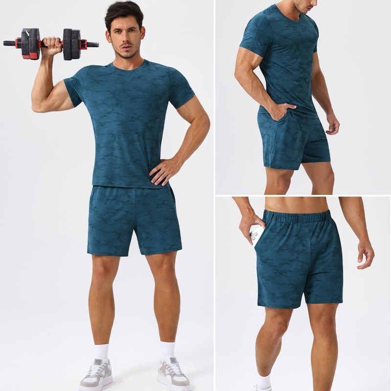 Conjunto de Verão Leve para Homens 2 Camiseta Esportiva com Padrão Camo + Shorts Atletas com Bolsos Laterais Roupa Ativa para Academia