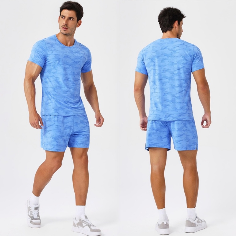 Conjunto de Verão Leve para Homens 2 Camiseta Esportiva com Padrão Camo + Shorts Atletas com Bolsos Laterais Roupa Ativa para Academia