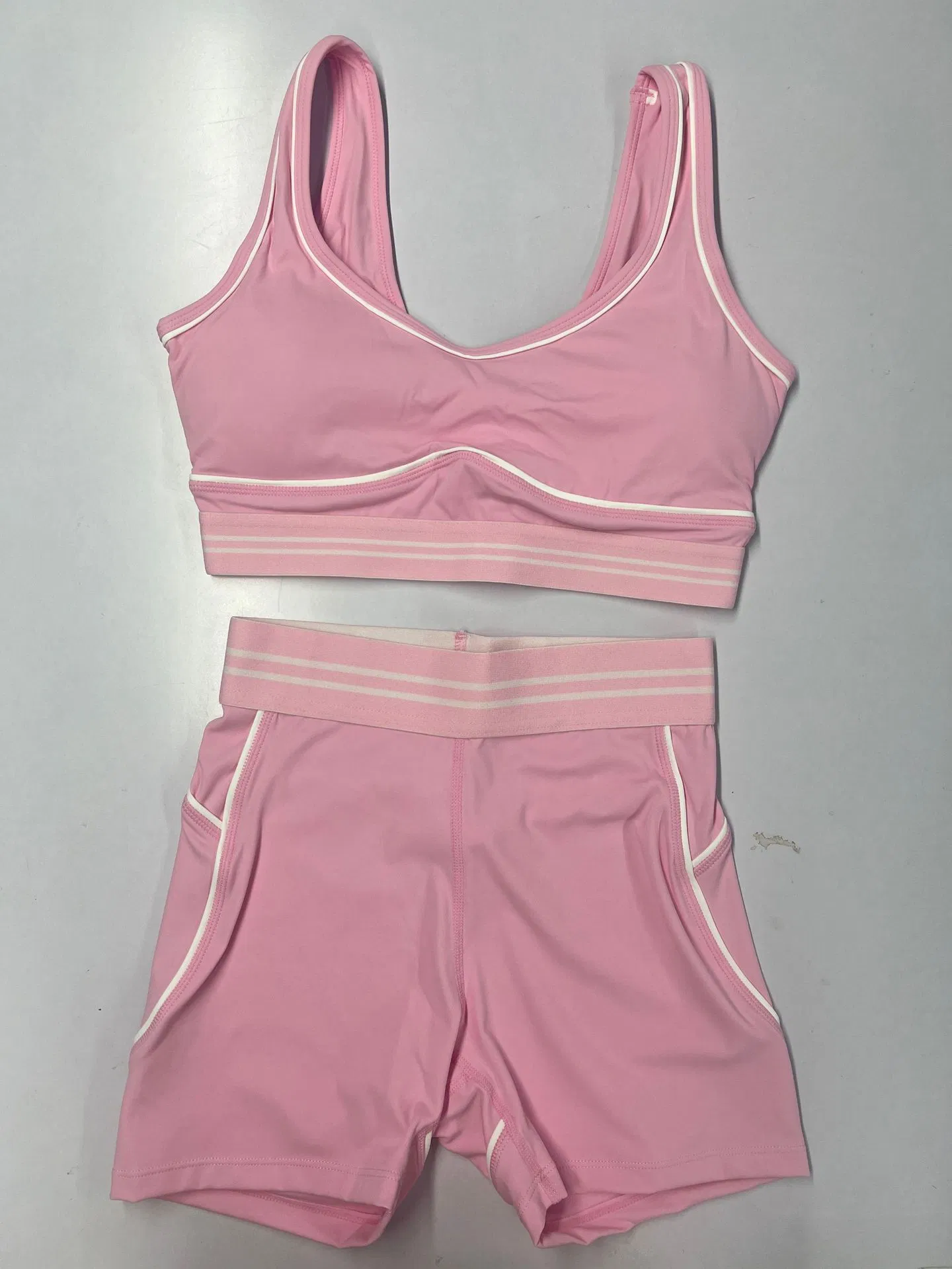 Conjunto de Shorts e Sutiã Color Blocking para Moda Feminina 2 Roupas de Atividade Física para Pilates, Yoga, Fitness, Academia e Corrida para Mulheres