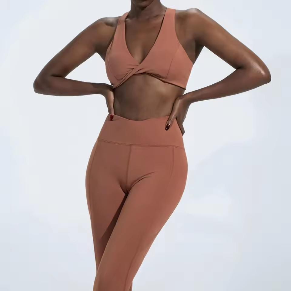 Conjunto de Roupas de Yoga para Academia, Roupa Casual, Roupa Íntima Feminina, Ajuste Justo, Secagem Rápida, Alto Suporte, Sutiã com Alças Cruzadas e Leggings de Yoga, Roupas de Esporte