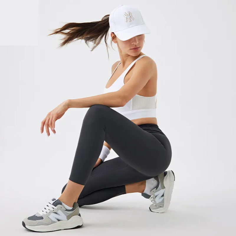 Baixa MOQ Alta Qualidade Mulheres Esporte Treino Academia Fitness 4 PCS Roupas Ativas de Yoga Conjunto de Treino Roupas de Corrida Atléticas