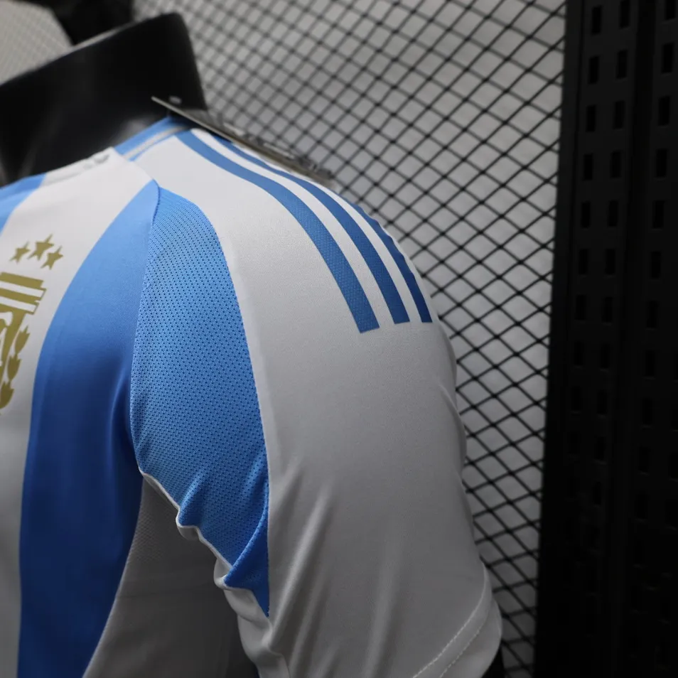 Camiseta de Futebol Replica da Tailândia