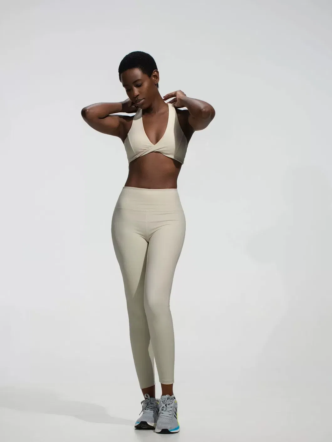 Conjunto de Roupas de Yoga para Academia, Roupa Casual, Roupa Íntima Feminina, Ajuste Justo, Secagem Rápida, Alto Suporte, Sutiã com Alças Cruzadas e Leggings de Yoga, Roupas de Esporte