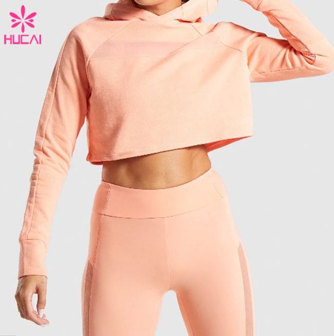 Conjunto de Ginástica Feminino com Capuz em Malha Respirável e Ajuste Slim com Detalhes em Malha