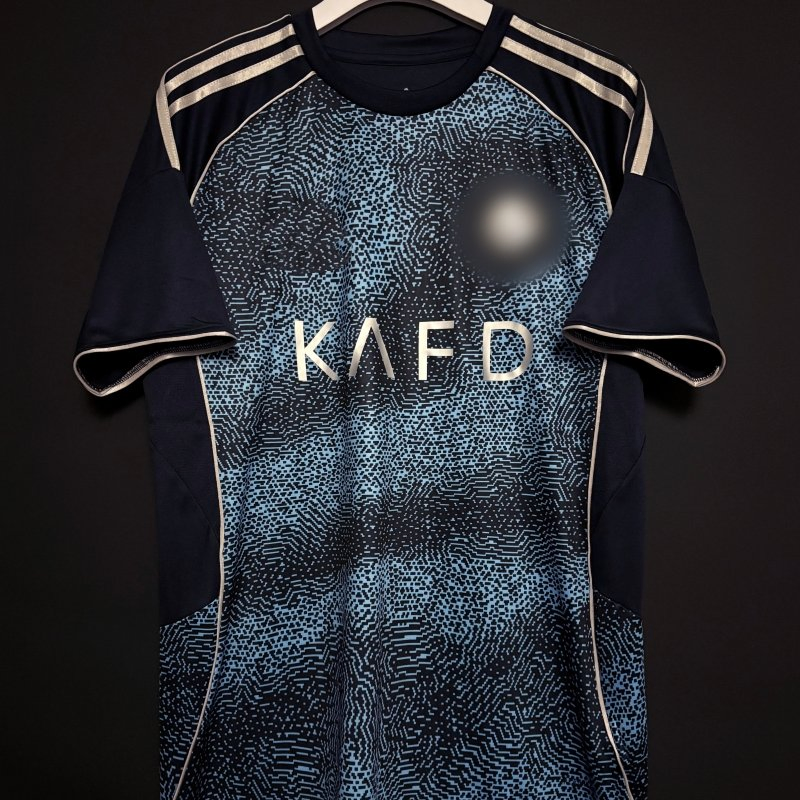26 Novo Uniforme de Futebol de Alto Desempenho Tailandês Roupas de Futebol Personalizadas Camisa Conjunto Barato Jersey de Futebol Dry-Fit