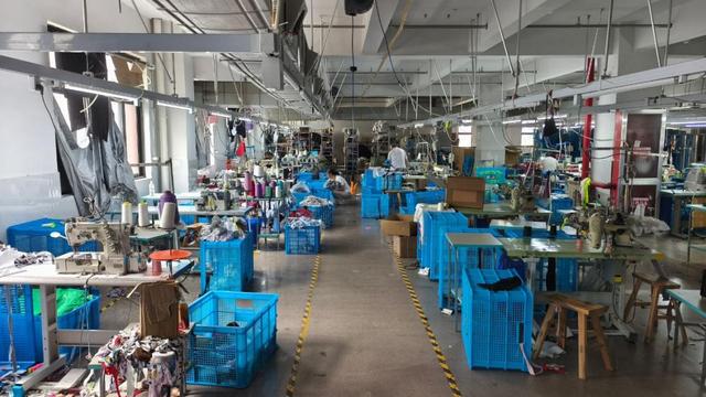 Amostras e desenvolvimento de produtos activewear — Unoia Clothing OEM manufacturer