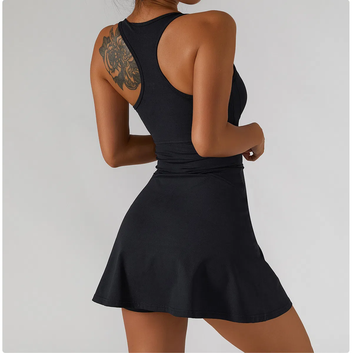 Roupas de Fitness para Mulheres; Camisetas Sem Mangas Imitando Jeans, Saia Esportiva Antirreflexo, Vestido de Tênis Esportivo
