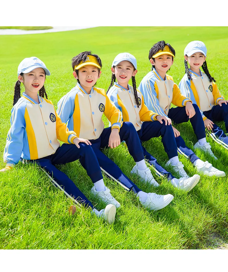 Uniforme Escolar 2