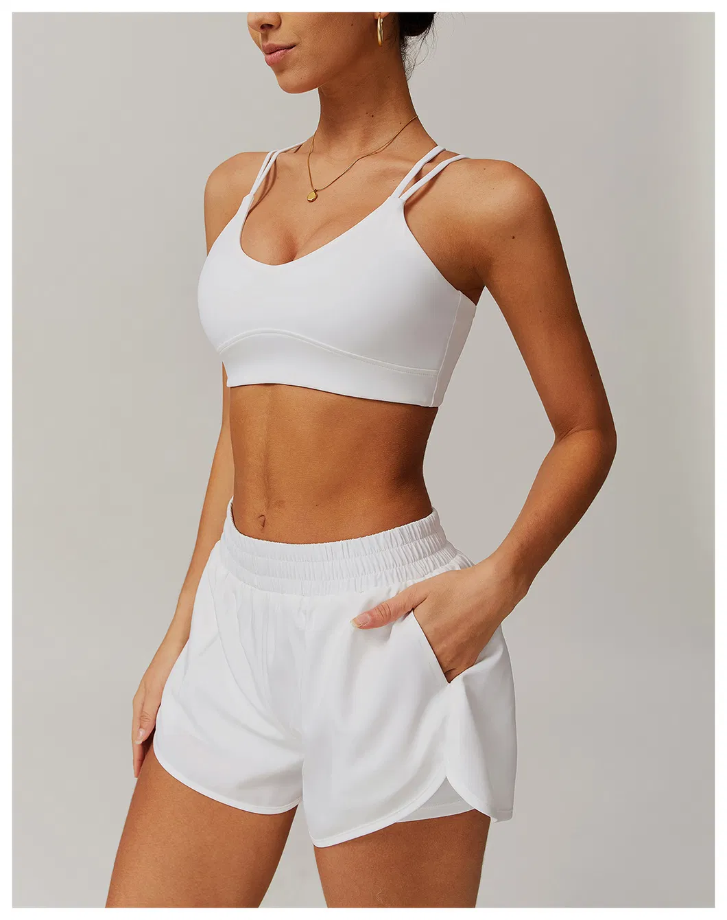 Shorts de ginástica com bolsos