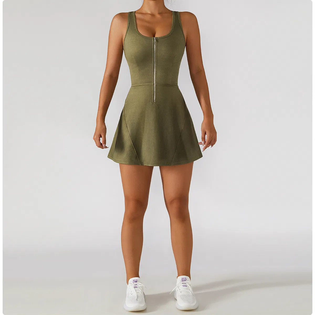 Roupas de Fitness para Mulheres; Camisetas Sem Mangas Imitando Jeans, Saia Esportiva Antirreflexo, Vestido de Tênis Esportivo