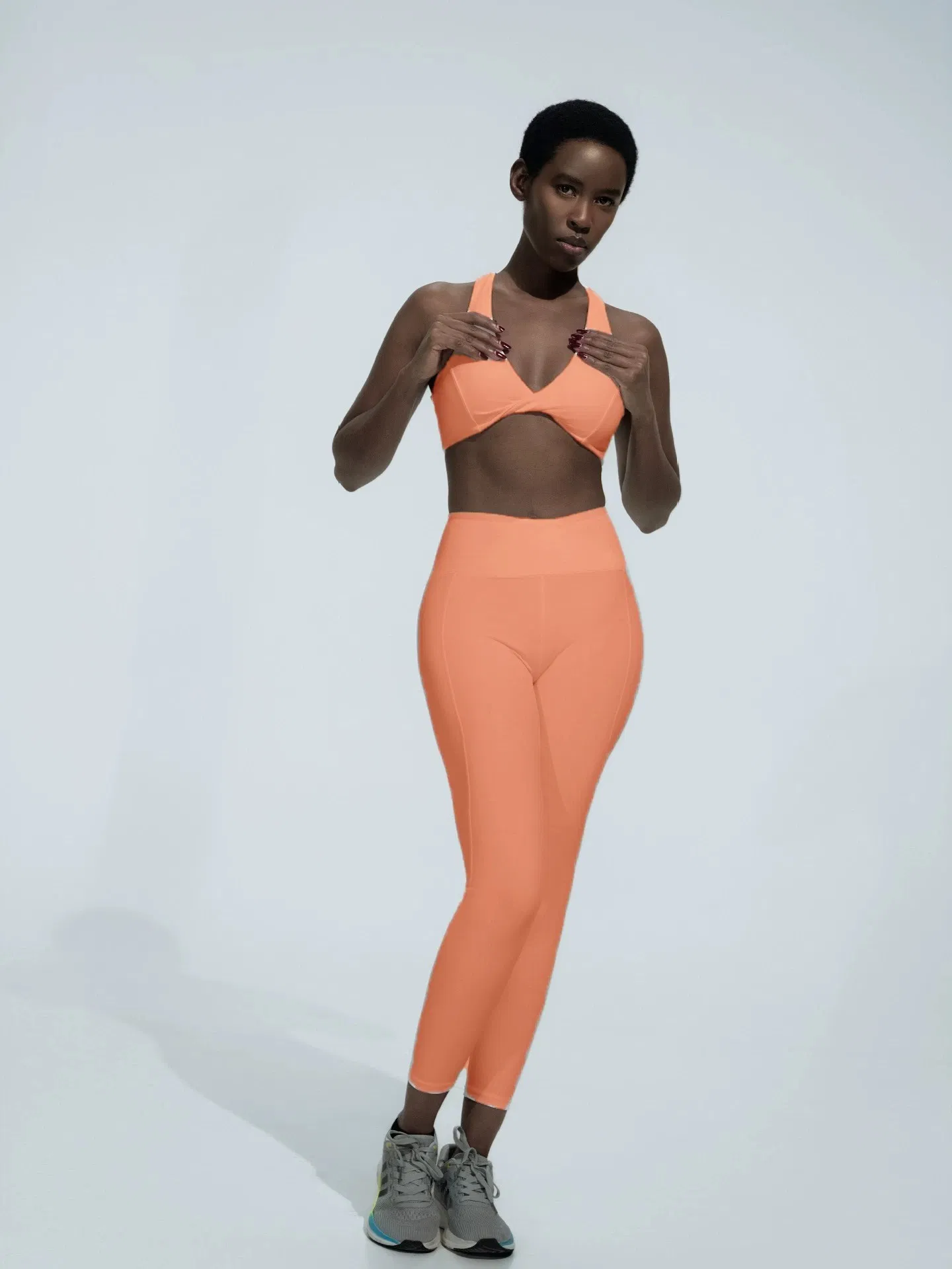 Conjunto de Roupas de Yoga para Academia, Roupa Casual, Roupa Íntima Feminina, Ajuste Justo, Secagem Rápida, Alto Suporte, Sutiã com Alças Cruzadas e Leggings de Yoga, Roupas de Esporte