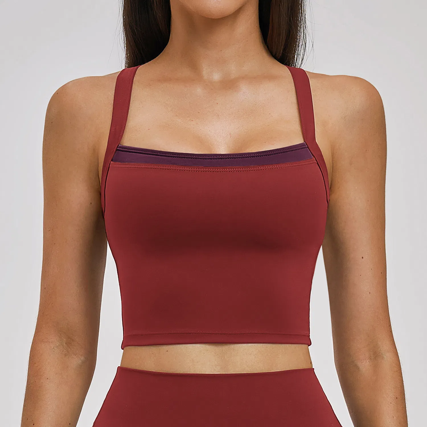 Roupas esportivas femininas, sutiã com costas cruzadas, almofadas removíveis, vestuário de fitness, atividades ao ar livre, acessível online, frete grátis