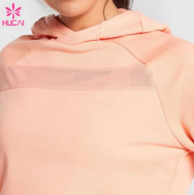 Conjunto de Ginástica Feminino com Capuz em Malha Respirável e Ajuste Slim com Detalhes em Malha