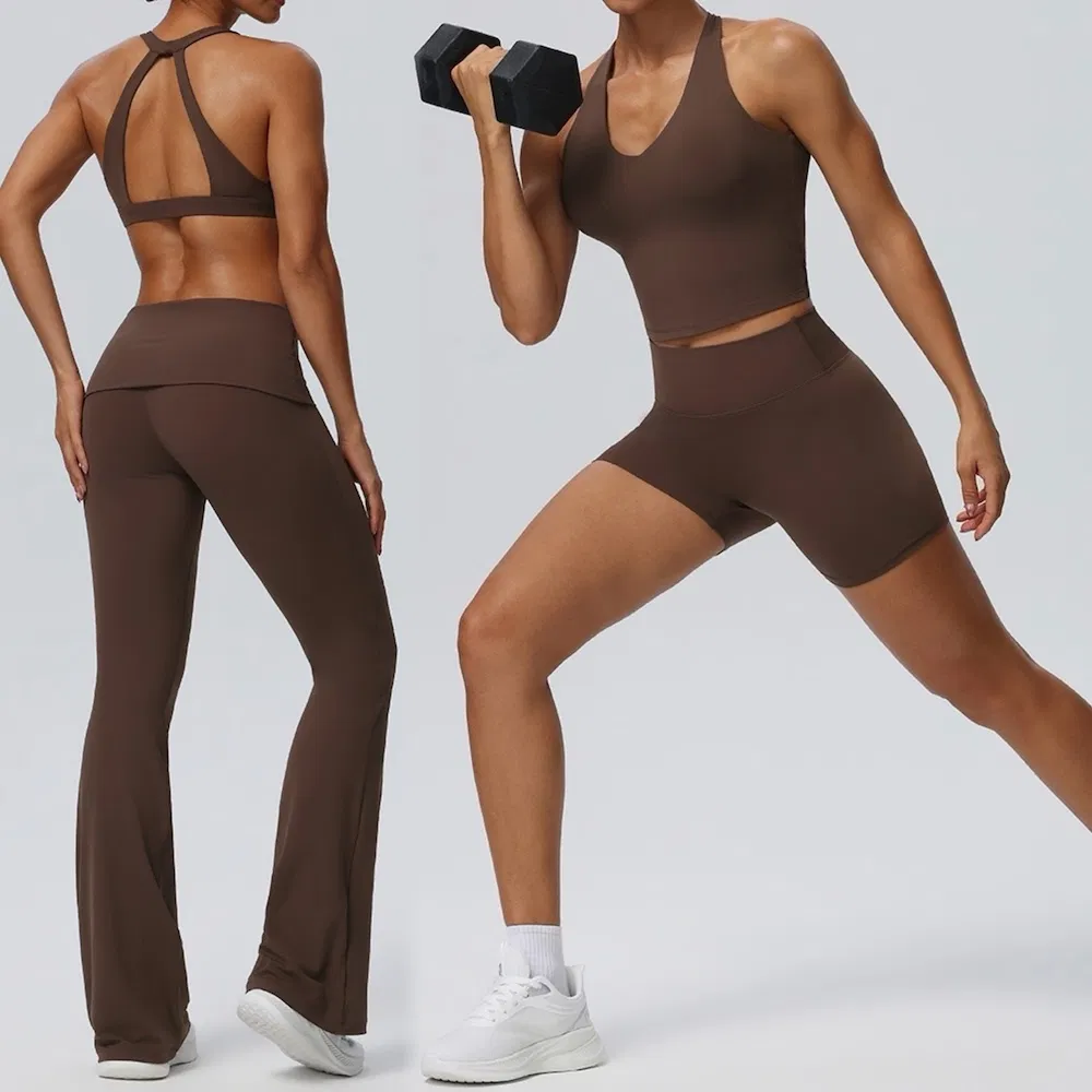 Conjunto de Roupas Ativas Sem Costas Selecionado como Topo pela Amazon 4PCS Roupas de Fitness Premium para Mulheres, Sexy Sutiã Esportivo com Decote em V + Camisetas + Shorts de Treino + Calças de Yoga Flare