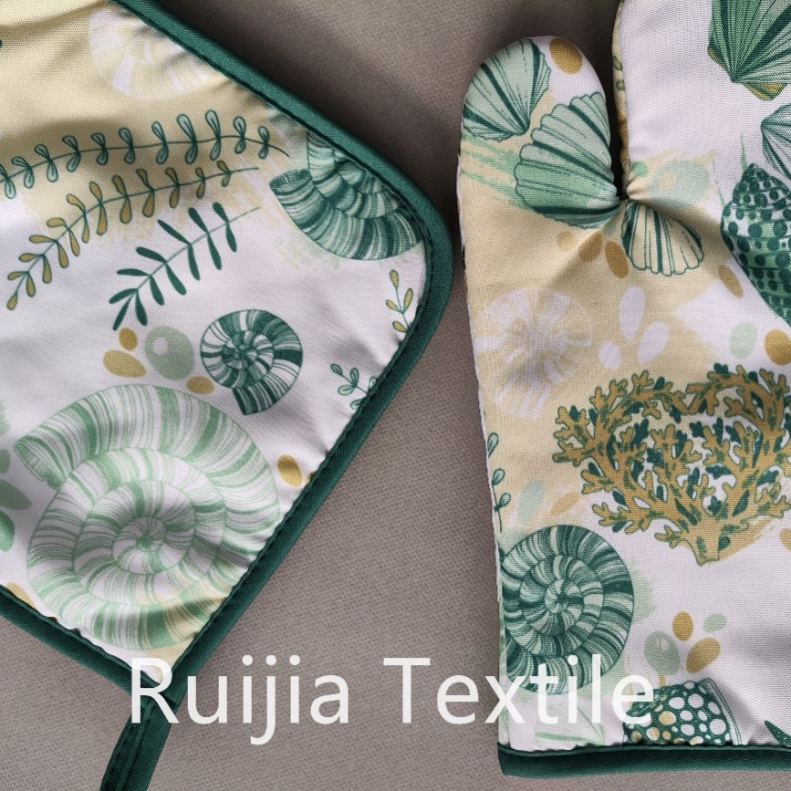 Printed Kitchen Polyester Oven Mitts &amp; Potholers Set China Factory