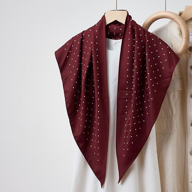 Luxurious Silk-Feel Triangle Bandana Shawl for Trendy Comfort