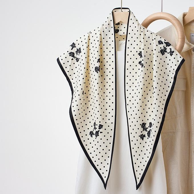 Luxurious Silk-Feel Triangle Bandana Shawl for Trendy Comfort