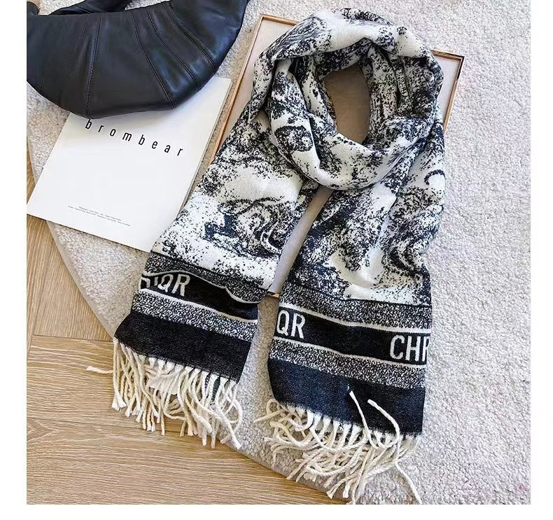 Lightweight Shawl for Travel with Premium Replica