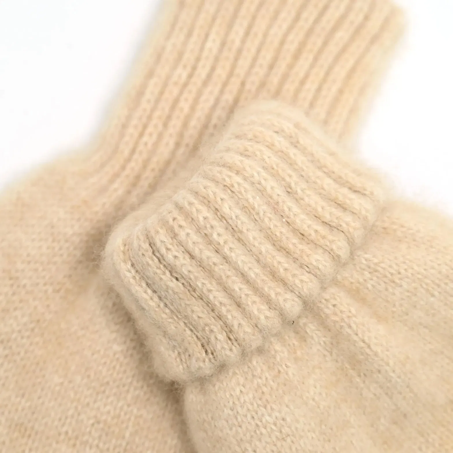 Brands Officially Licensed Factory Korean Version Solid Color Winter Unisex Soft Comfortable Wool Knitted Full-Fingers Gloves Mittens
