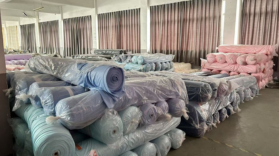 Premium raw material selection for fashion accessories manufacturing