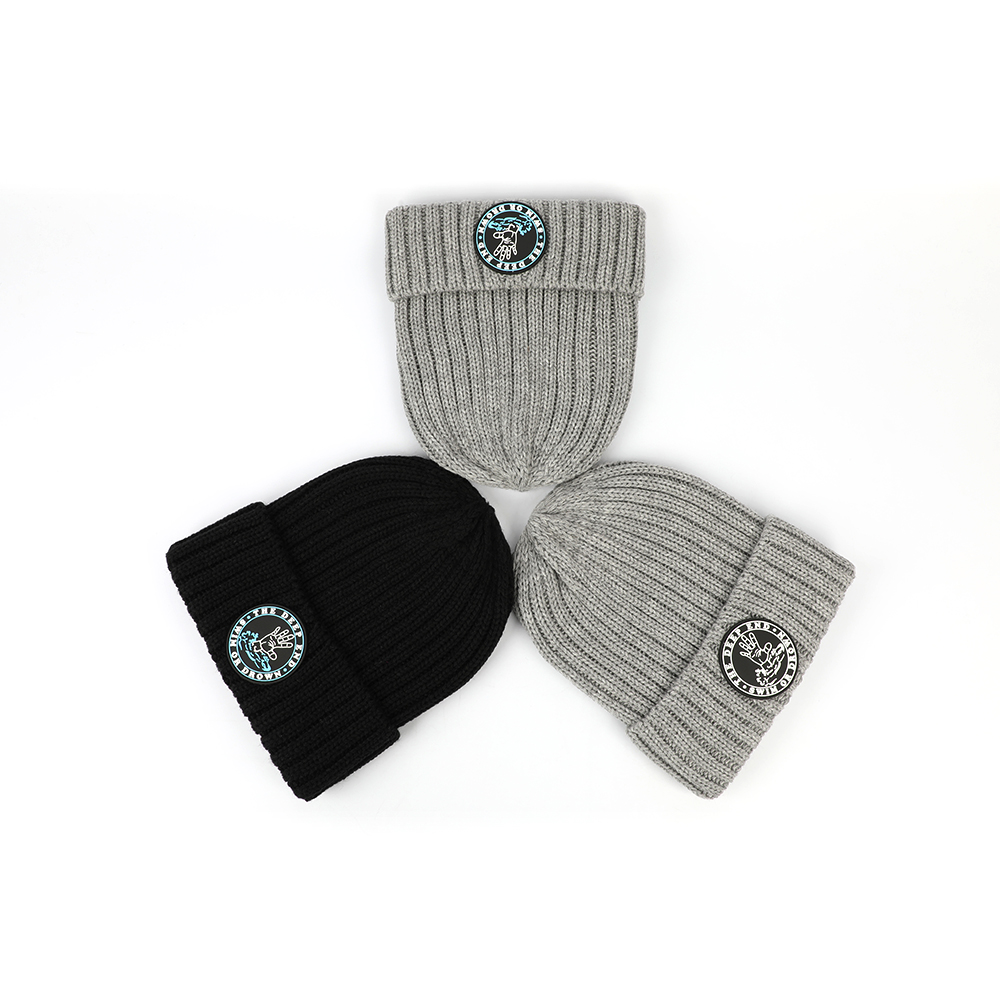High Quality Custom Unisex Rubber Patch Logo 100% Acrylic Cuffed Knitted Beanie,Men Skull Winter Hat Fisherman Beanie Cap