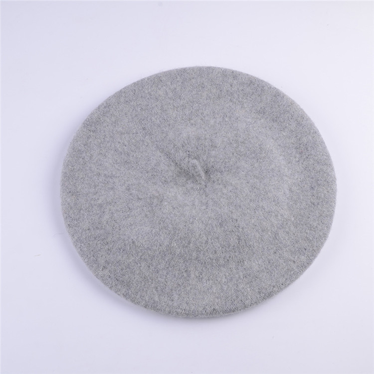 Beret detail 9
