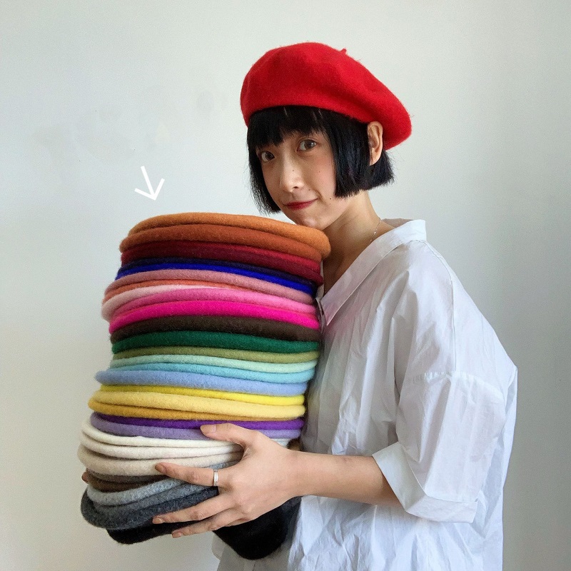 Beret detail 1