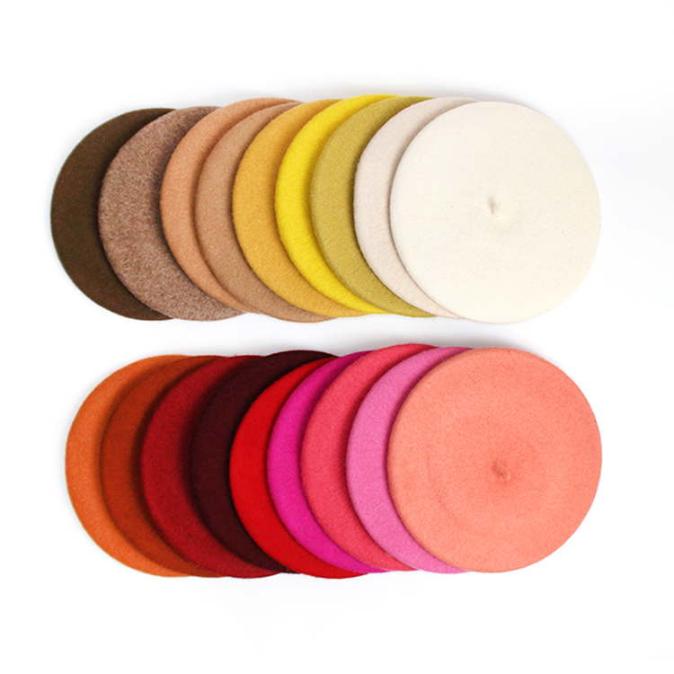 Beret detail 7