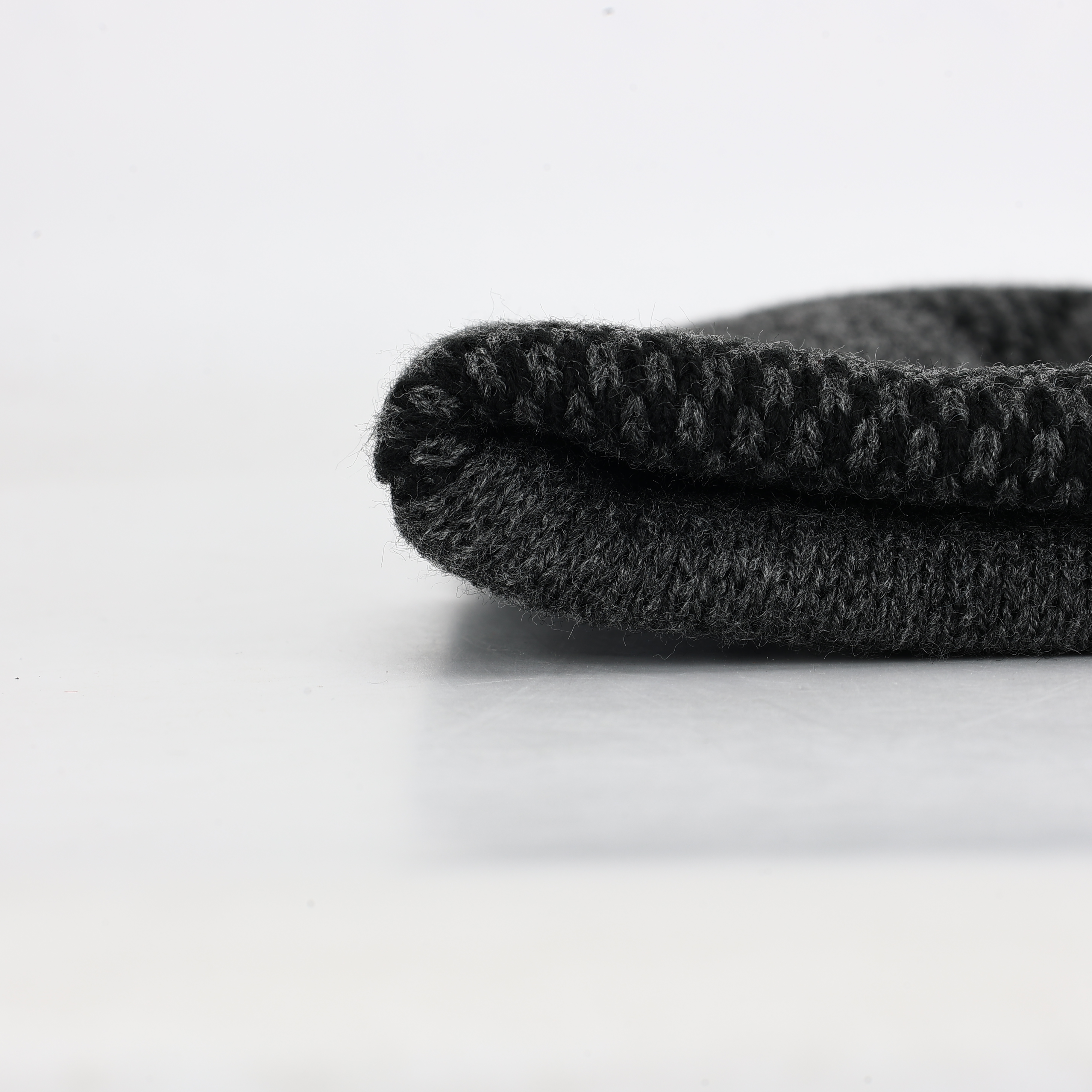 Designer High Quality Winter Knitted Hat With Embroidery Character Winter Warmth 100% Wool Breathable Beanies