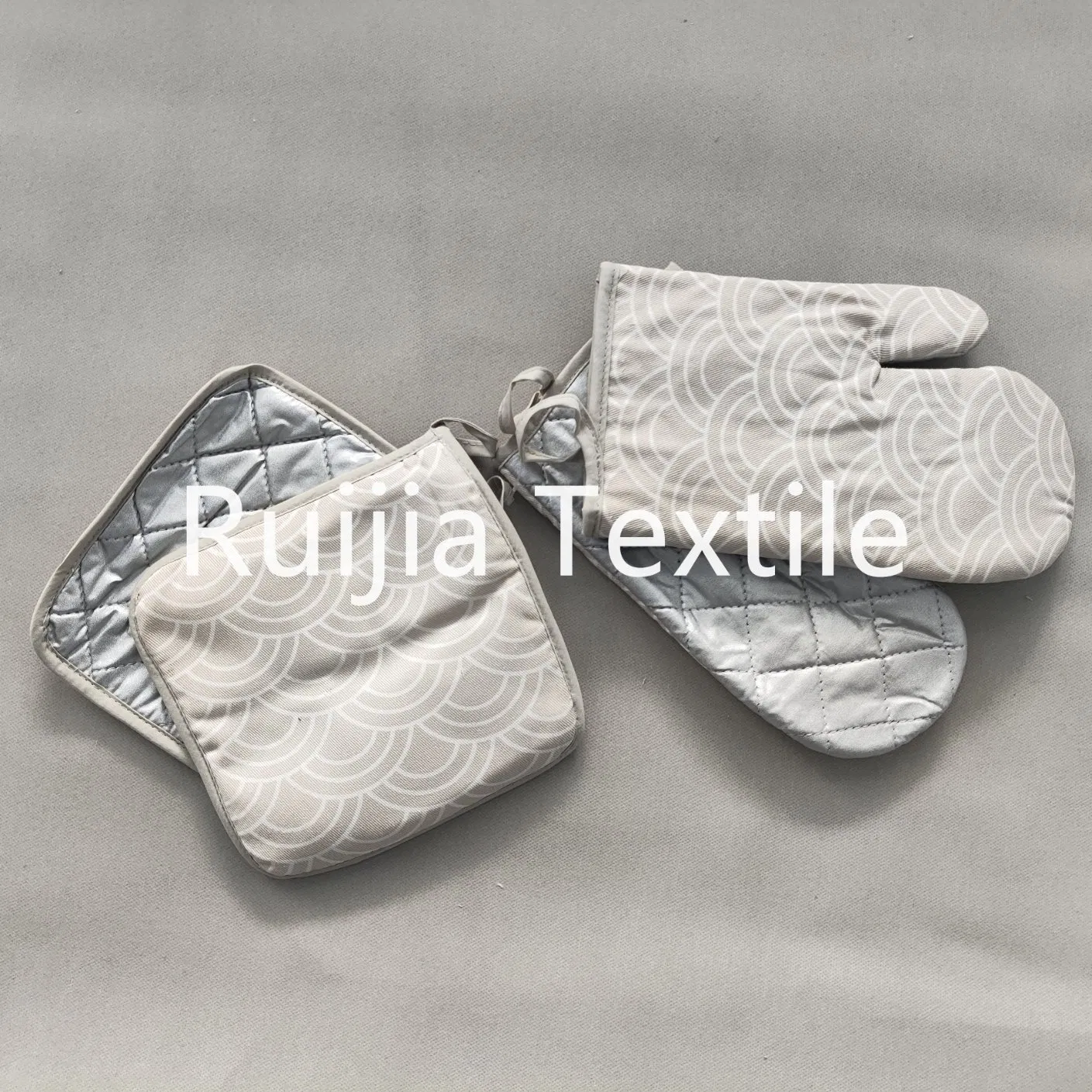 Silver Coated Heat Resistant Cotton Kitchen Oven Mitts Potholers Set Oven Gloves China Factory