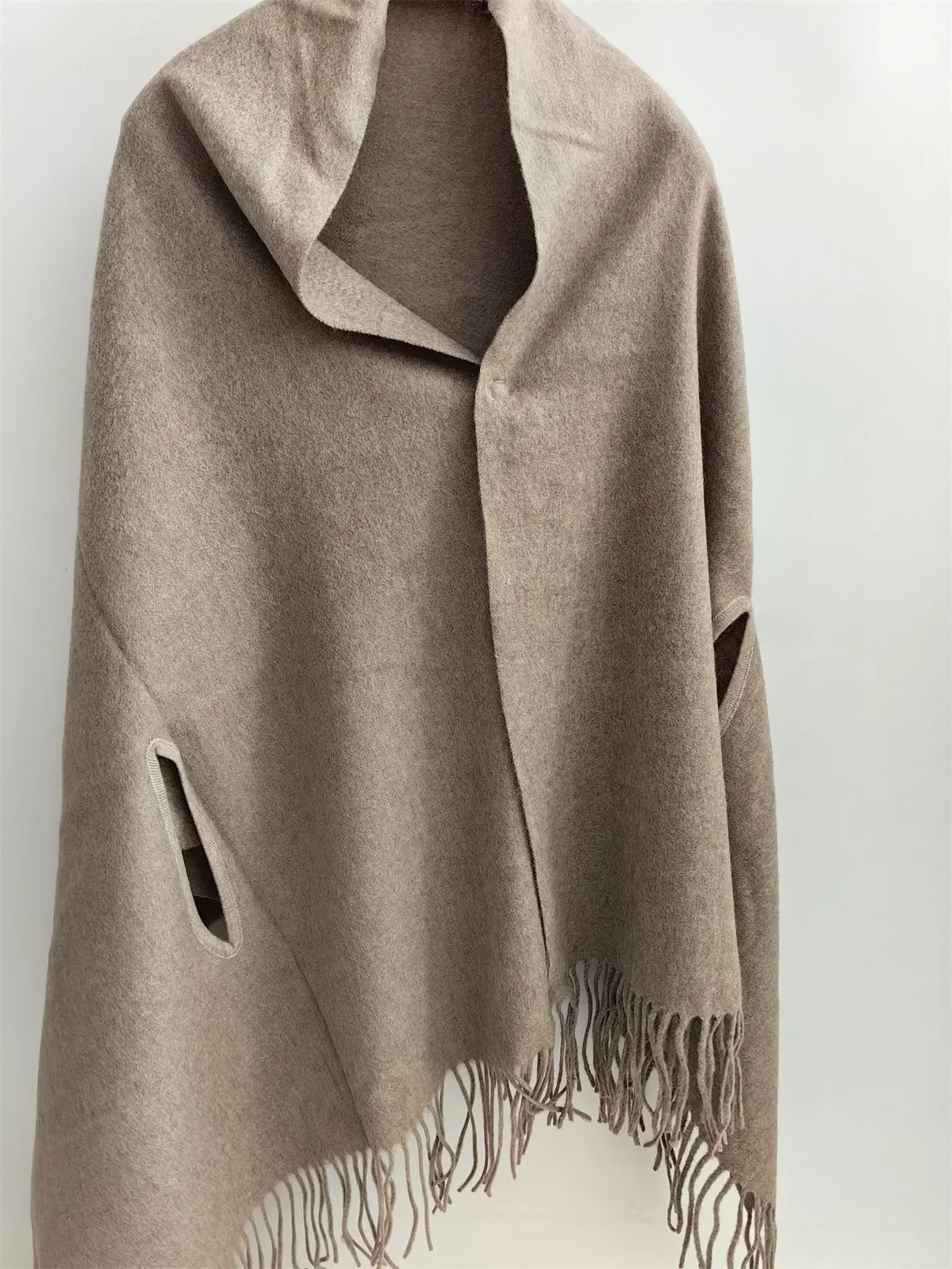 Cashmere Wool Armhole Trimed Shawls