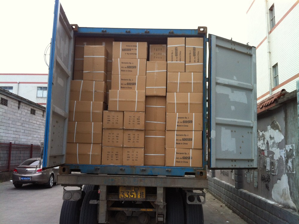 Loading container