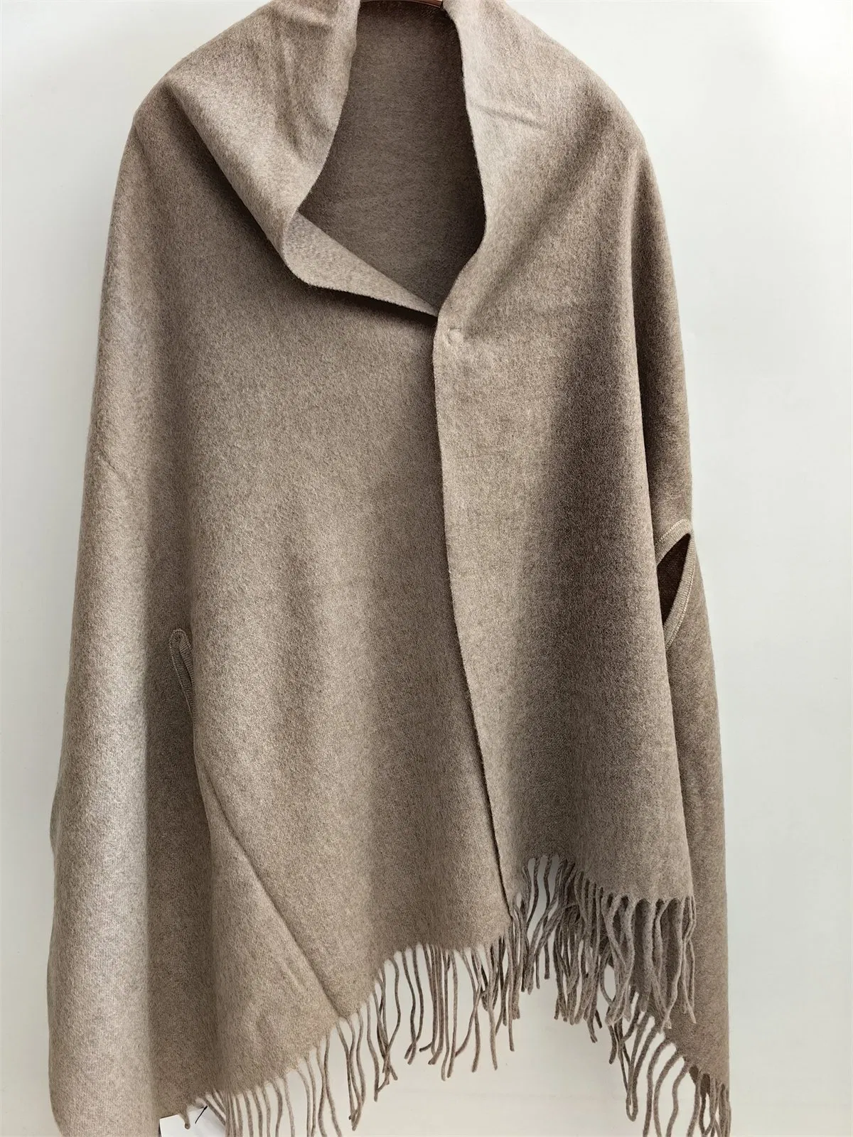 Cashmere Wool Armhole Trimed Shawls