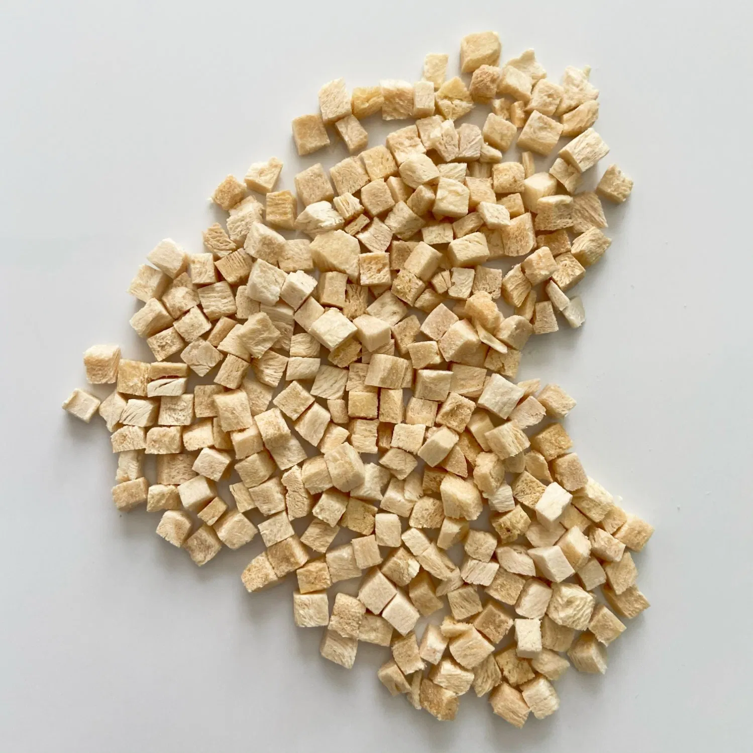 OEM Factory Freeze-Dried Salmon 0.5cm Pet Snack for Cats Dog Food