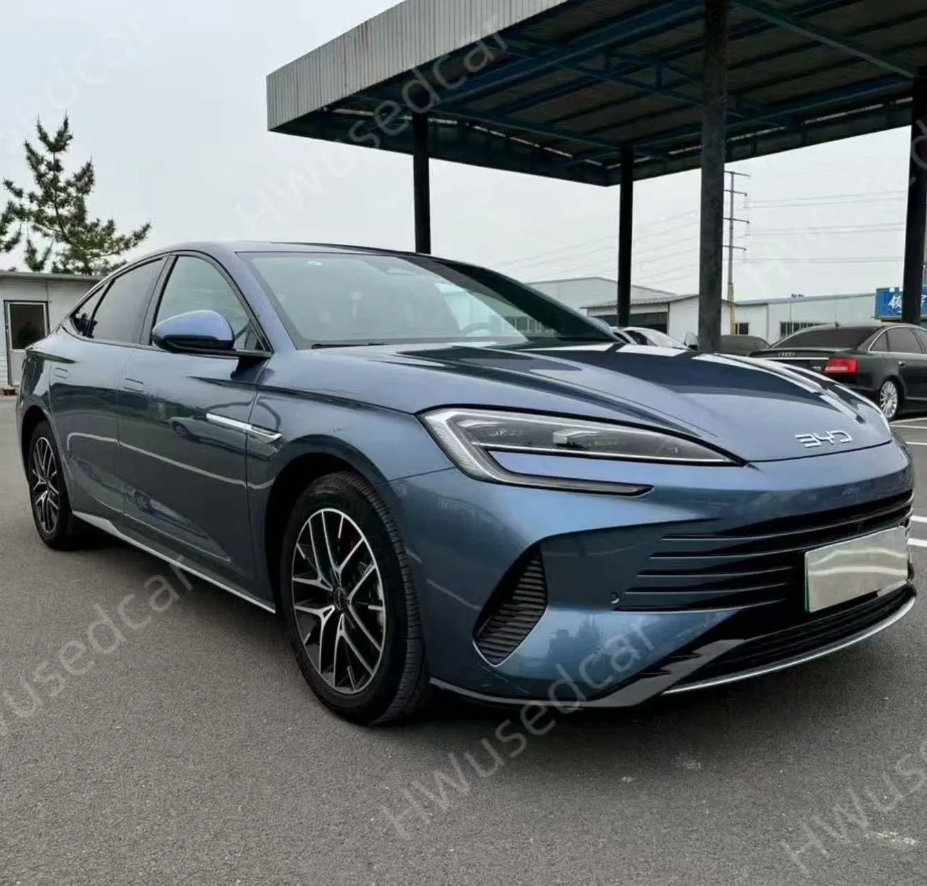 Hot Selling 2025 Byd Seal Dmi 121km Premium Version New Energy Electric Sedan Plug in Hybrid Car Eco-Friendly