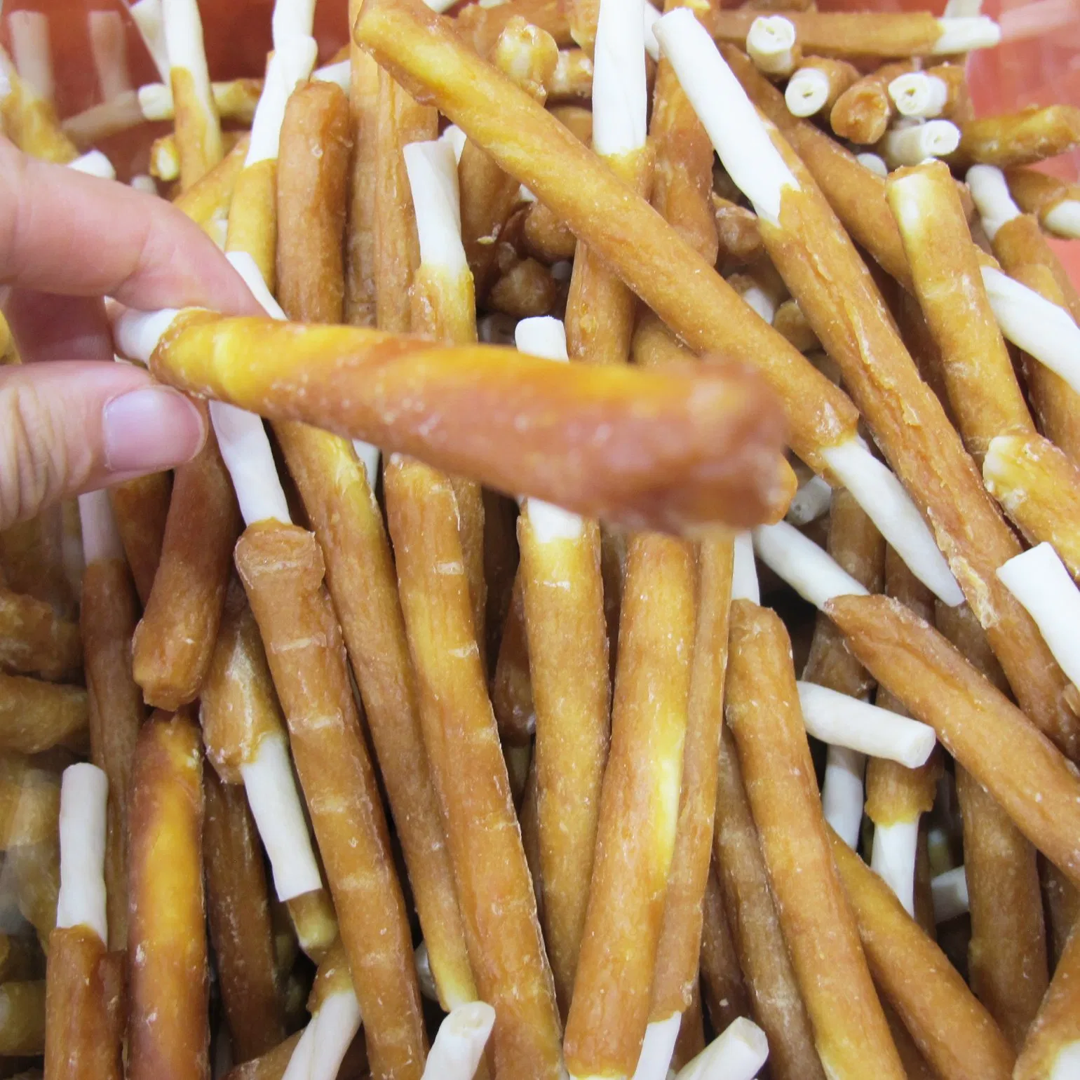 OEM Various Rawhide Dental Care Chips Foamed Cowhide Chicken Duck Beef Meat Stick Pet Treat Cat Snack Dog Dried Food