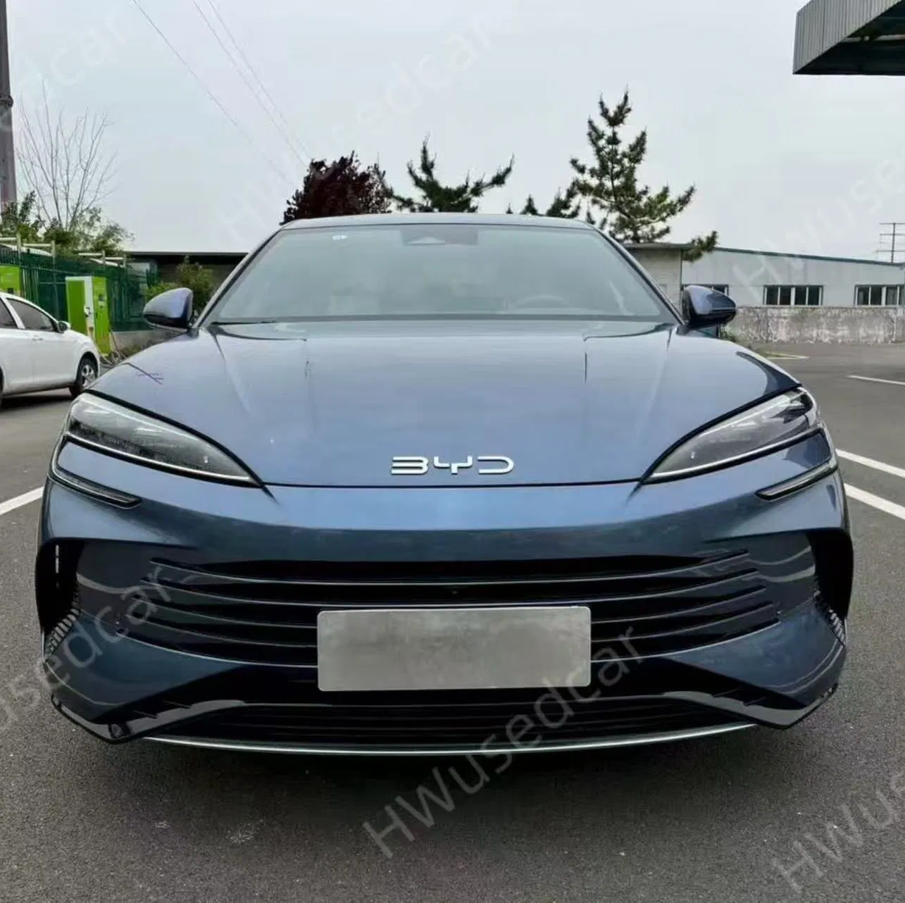 Hot Selling 2025 Byd Seal Dmi 121km Premium Version New Energy Electric Sedan Plug in Hybrid Car Eco-Friendly