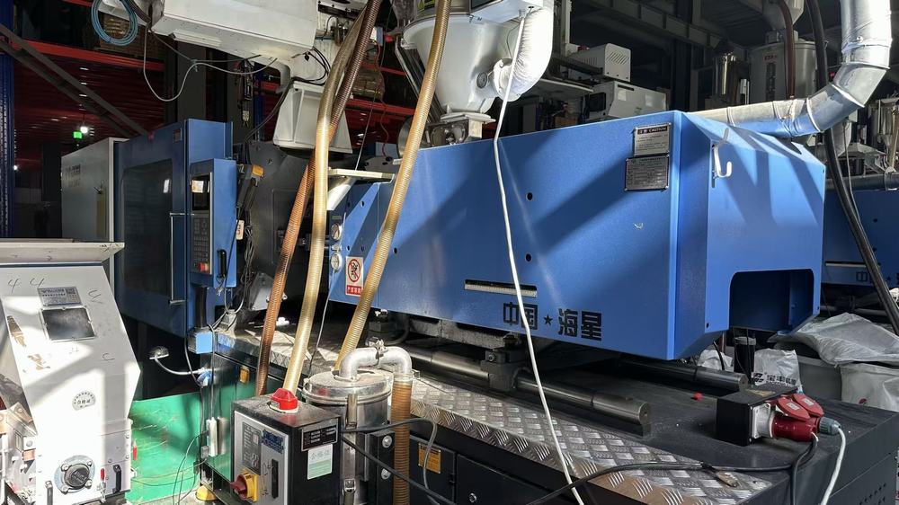 Injection molding process producing plastic parts for storage organizers