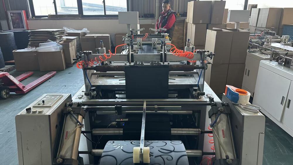 Molding tablets process creating precise plastic components for organizers